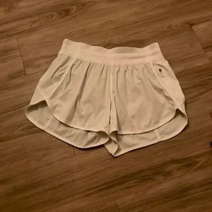 Lululemon White tracker shorts (size 8)